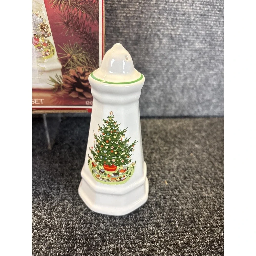Vtg~Pfaltzgraff~Christmas Heritage~Salt & Pepper Shakers~IOB